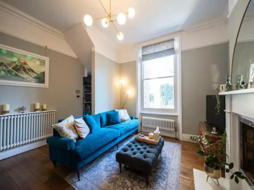 Pass the Keys Boutique apartment 15 mins bus to Central London - image 5