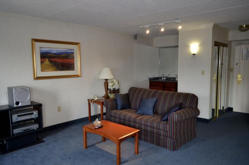Super 8 by Wyndham Frederick in Frederick, USA
