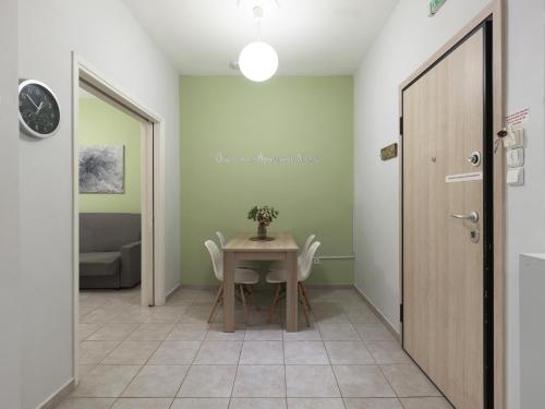 Apartment image 5