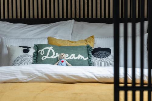 Prague Bohemian Rhapsody Suites - image 8