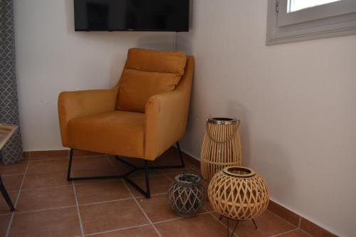 One-Bedroom Apartment image 10
