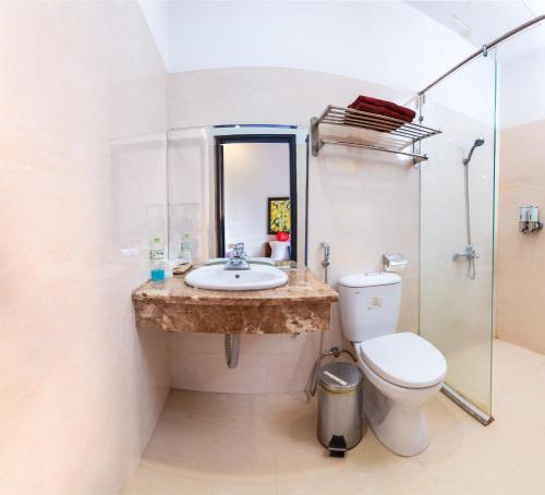 room detail thumbnail 2