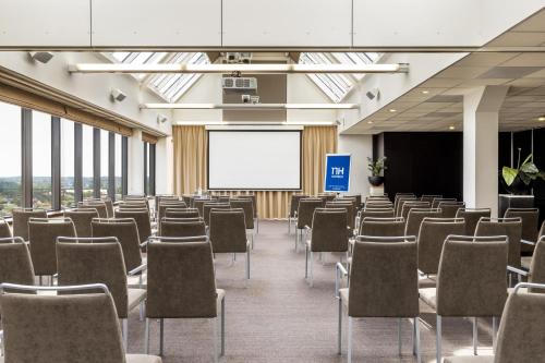 NH Zandvoort Hotel - image 7