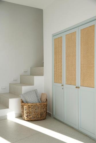 Big Blue Villa by Caldera Houses - image 13