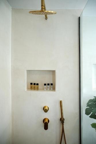 Big Blue Villa by Caldera Houses - image 6