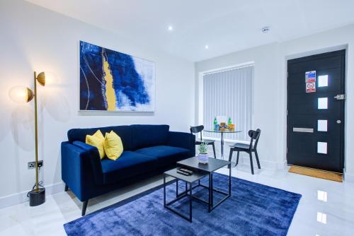 Hybrid Resi - Uxbridge - Apartment