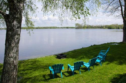 Heaven on Huycks Bay in Niles Corners (ON)