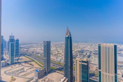 LUXFolio Retreats - Burj Vista Sea View - image 6