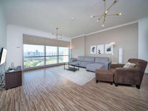 2 Bedroom Delight in The Greens Dubai - image 4