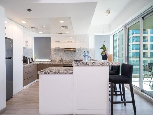2 Bedroom Delight in The Greens Dubai - image 3