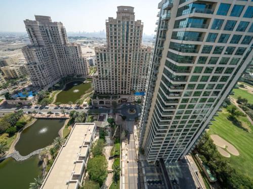2 Bedroom Delight in The Greens Dubai - image 5