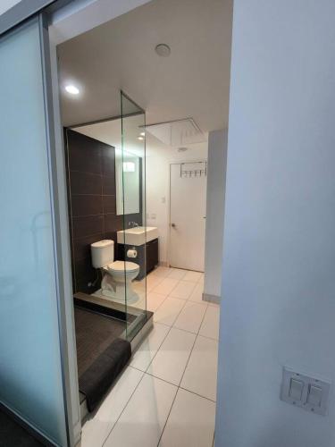 Chic 1BDR Loft with Office Space-Heart of Toronto, Toronto (Foto 11)