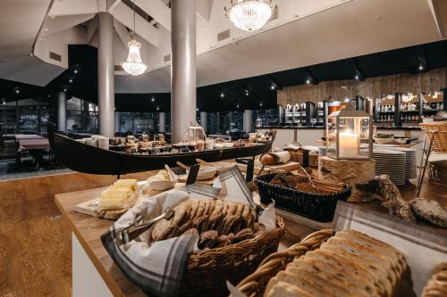 餐飲選擇, 亞拉斯緹歐拉普蘭酒店 (Lapland Hotels Yllaskaltio) in 阿卡斯洛姆波羅