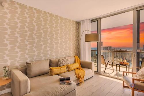 Infinite View - Balcony- Amazing Pool- Near Beach in Hallandale Beach, USA