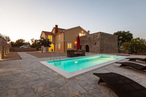 Villa Sky with pool