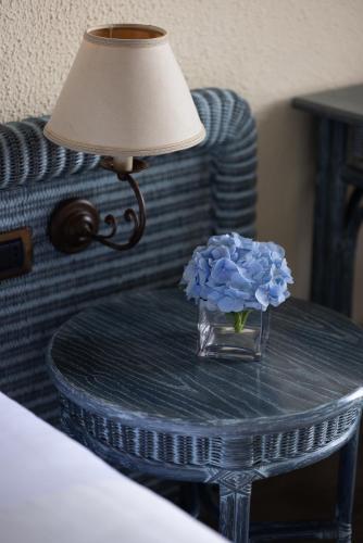 Deluxe Double or Twin Room with Sea View image 4