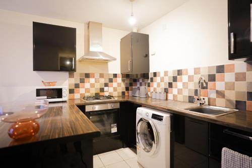 Cocina, Eagle homely apartment in Kettering