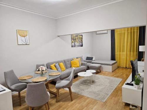 Spacious Aristocratic Apt. with a Colourful View, Sofia (photo 4)
