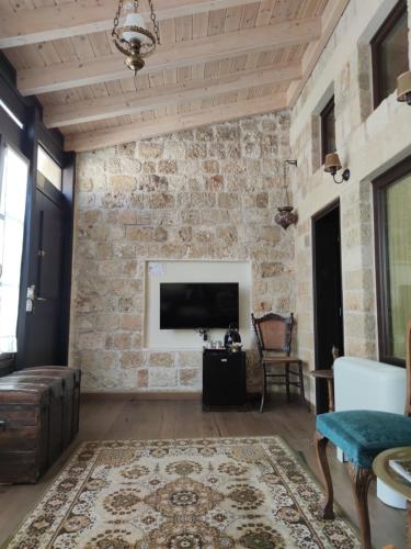 Porolithos Boutique Hotel - image 9