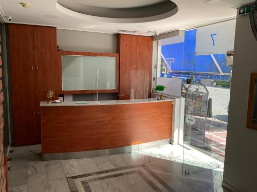 Piraeus Acropole Hotel – Piraeus, PA