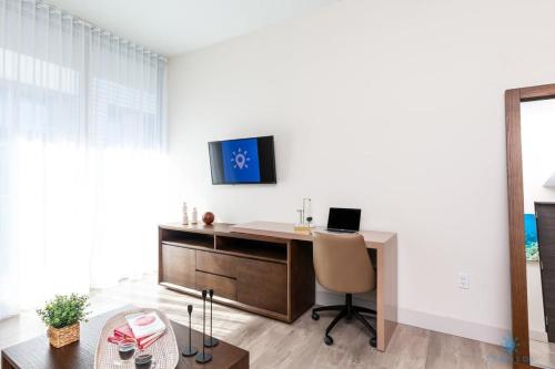 NEW!Beachfront Condo Resort- ROOFTOP POOL - image 9