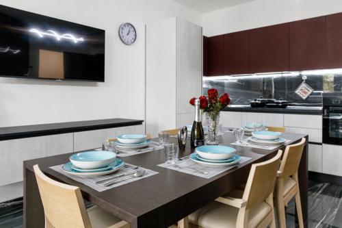 2 bedrooms, 4 beds