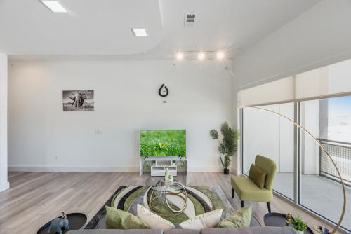 Contemporary 2BR I Gym I Parking I Workspace in Dallas, USA