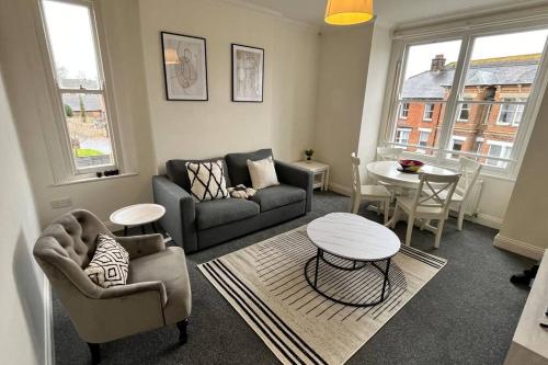 Large apt, sleeps 4, in picturesque Wimborne town - The Westborough Nook