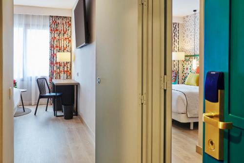 Hesperia Sevilla - image 11