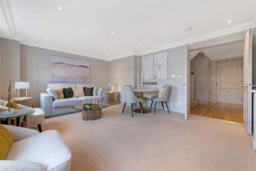 3bdBond StrMayfair - Sleeps 7, London (photo 7)