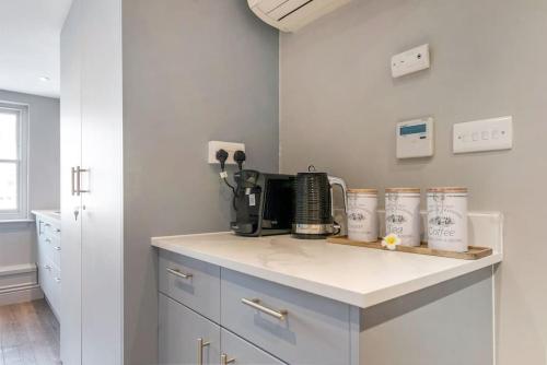 3bdBond StrMayfair - Sleeps 7, London (photo 10)