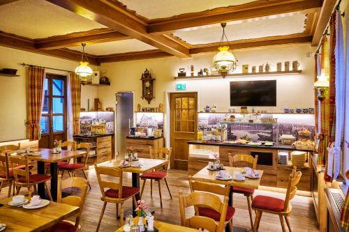 餐廳, Landhotel Zur Grunen Kutte, Inh. Lutz Heidinger in 伯恩斯豪森