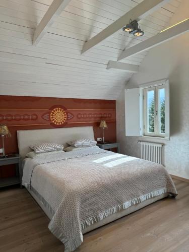 Standard Double Room image 5