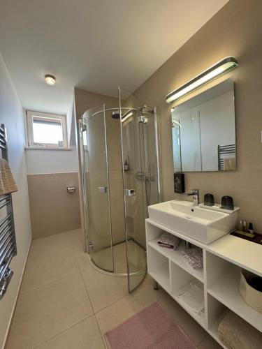 Standard Double Room image 10