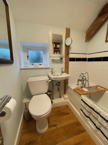 Picturesque Family Cottage near Totnes