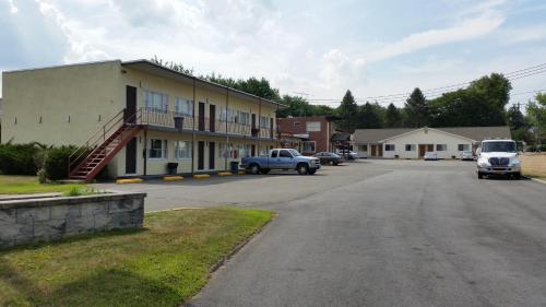 A szálláshely kívülről, Budget Motor Inn- Stony Point in Stony Point (NY)