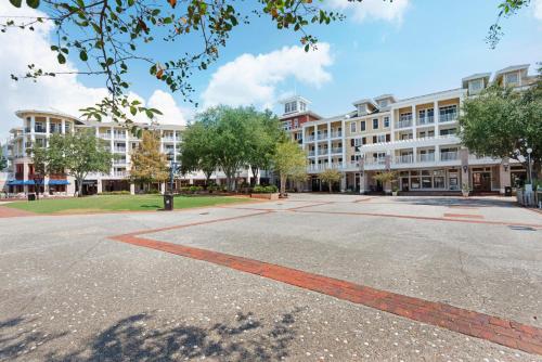Three-Bedroom Apartment image 4