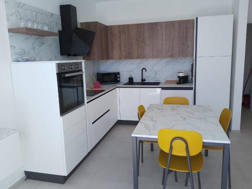 virtuve, Punta Grossa Apartments by My Home Apulia in Padula Fede
