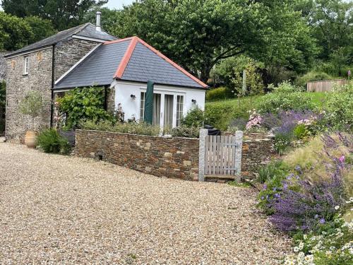 Peaceful cottage set in beautiful countryside