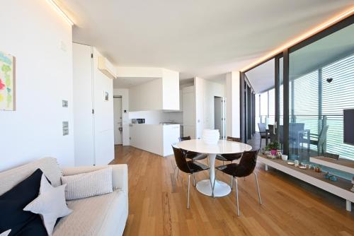 Two-Bedroom Apartment with Terrace image 9
