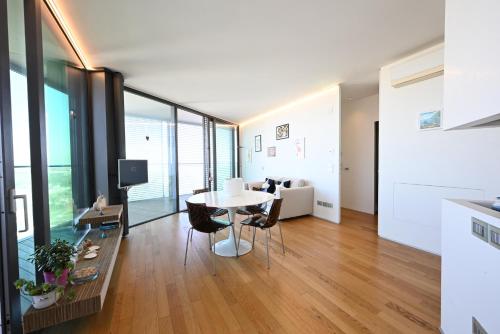Two-Bedroom Apartment with Terrace image 8
