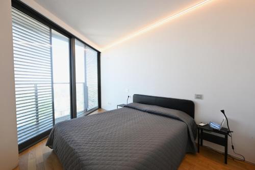 Two-Bedroom Apartment with Terrace image 6