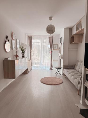 Z ogródkiem i widokiem na las Z ogródkiem i widokiem na las