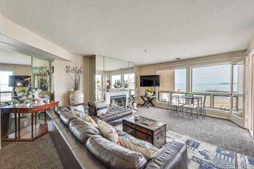 Ocean-View Imperial Beach Condo with Community Perks in Imperial Beach, Vereinigte Staaten von Amerika