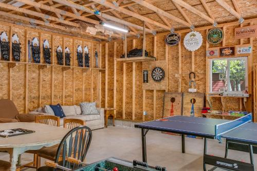 A-Frame Cabin with a Game Room Across From Big Star Lake Boat Launch