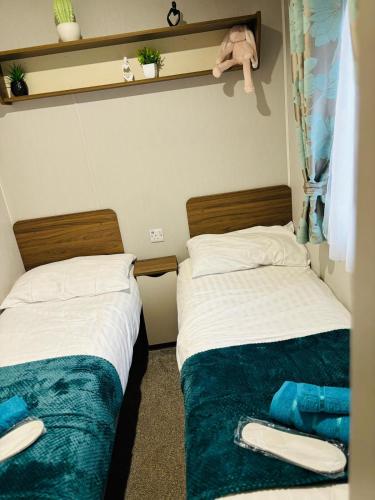 3 bedrooms, 6 beds