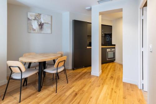 Beautiful & Modern 1BD Flat near Montmartre - image 4