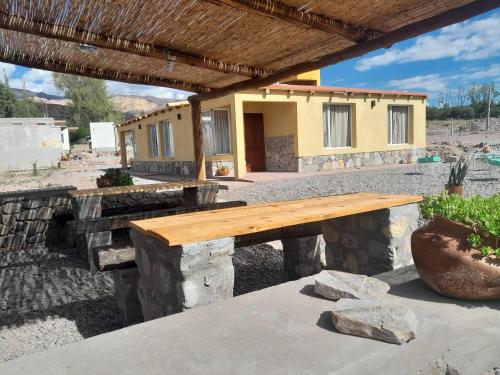 2 bedrooms, 3 beds