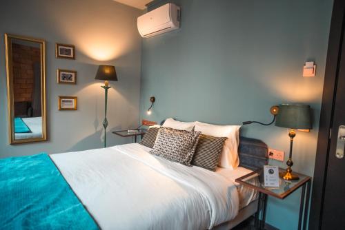 Double Room image 1
