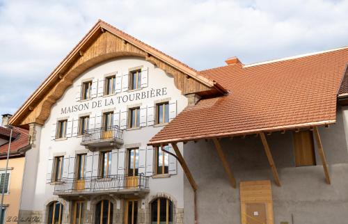 Hôtel-Restaurant du Cerf - Hotel - Les Ponts-de-Martel